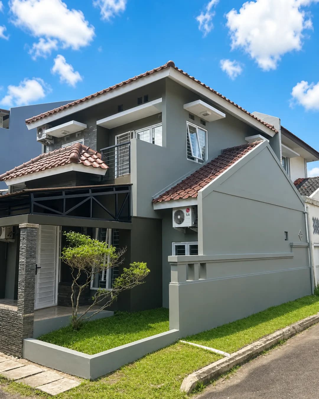 Foto 2 Rumah Dijual Taman Ubud di Karawaci