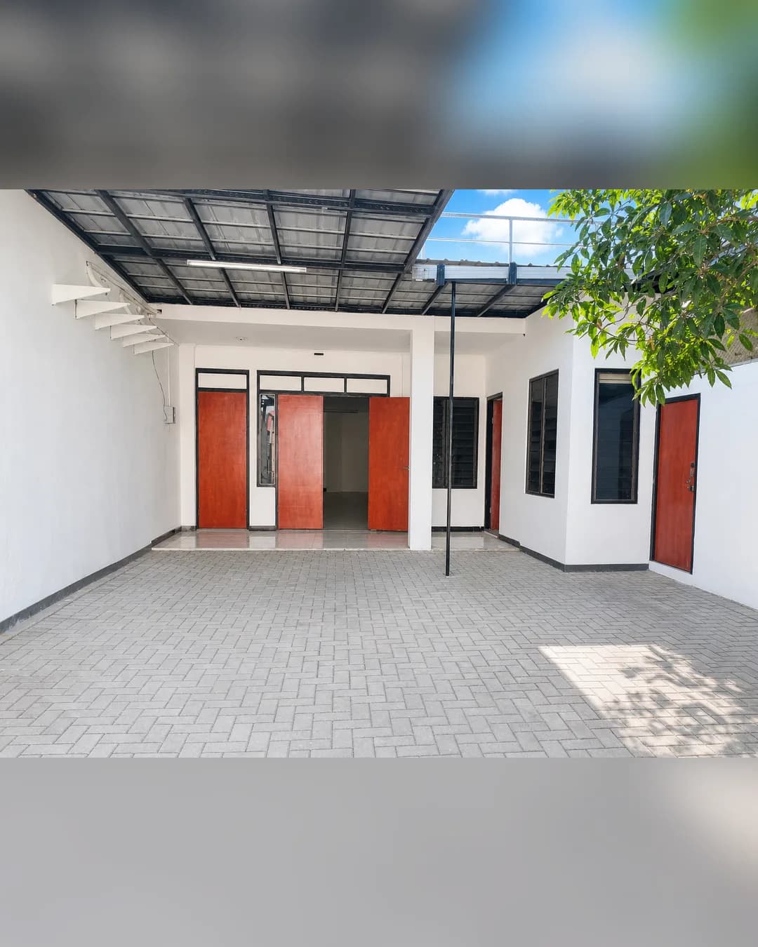 Foto utama Ruko Dijual di Lakarsantri di Lakarsantri
