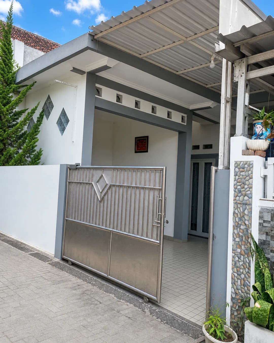 Foto 2 Rumah Dijual di Leles di Leles