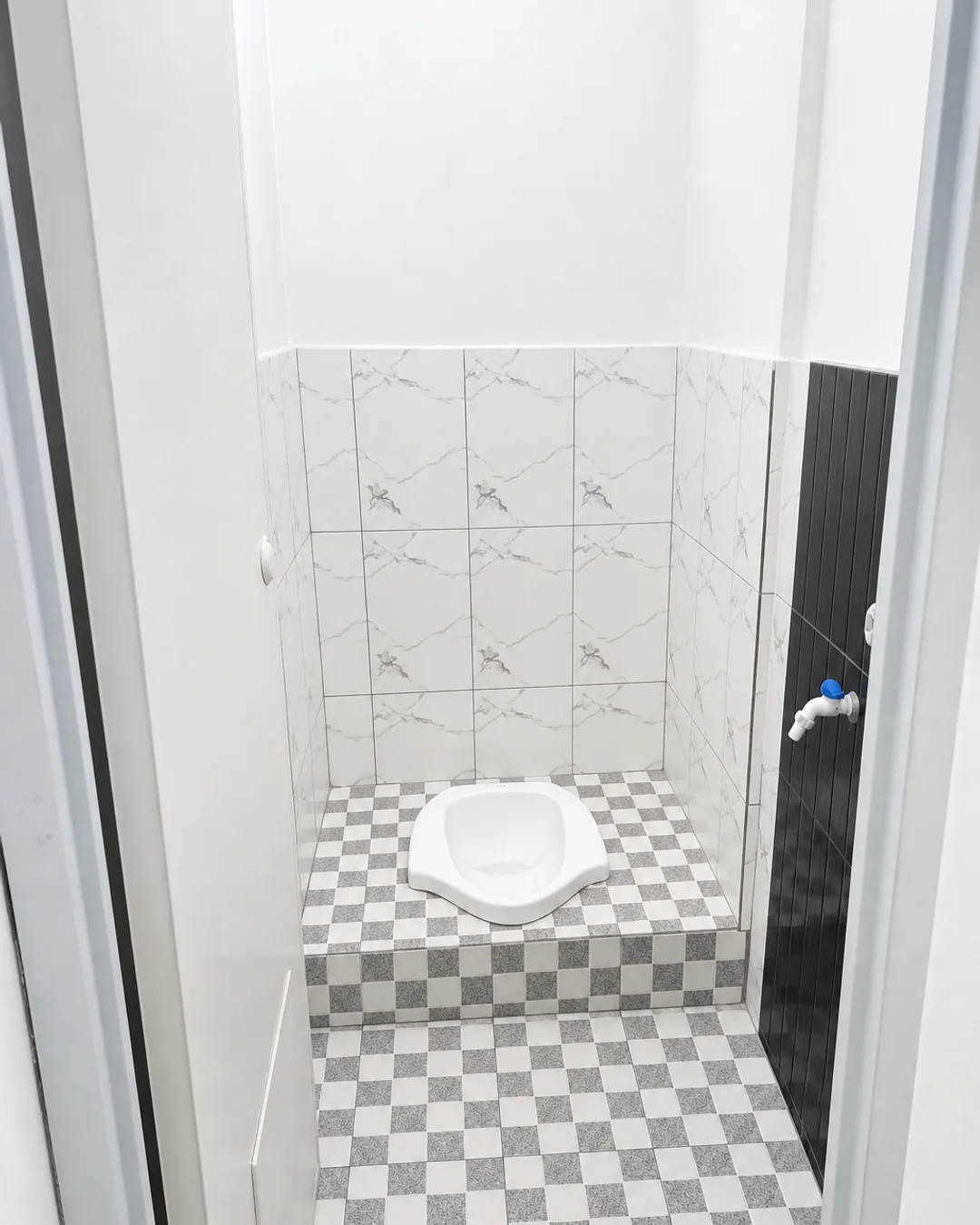 Foto 5 Rumah Dijual di Bandung Barat di Cihampelas