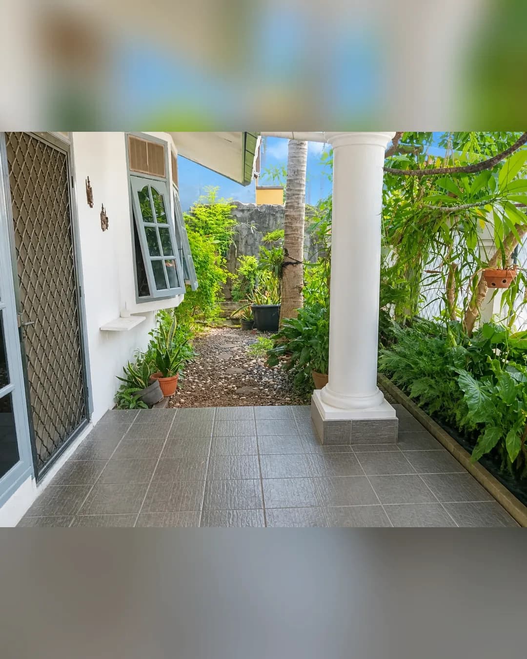 Foto utama Rumah Asri dengan Lantai Mezzanine di Pondok Gede di Pondok Gede