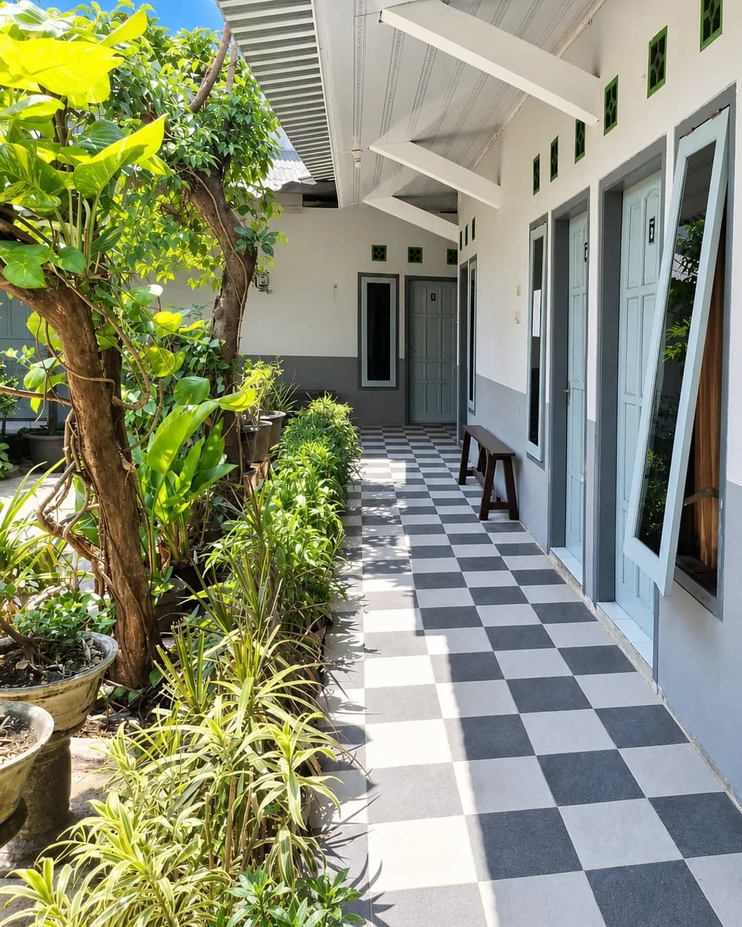 Foto 3 Rumah Beserta Kost Dijual di Dau di Dau