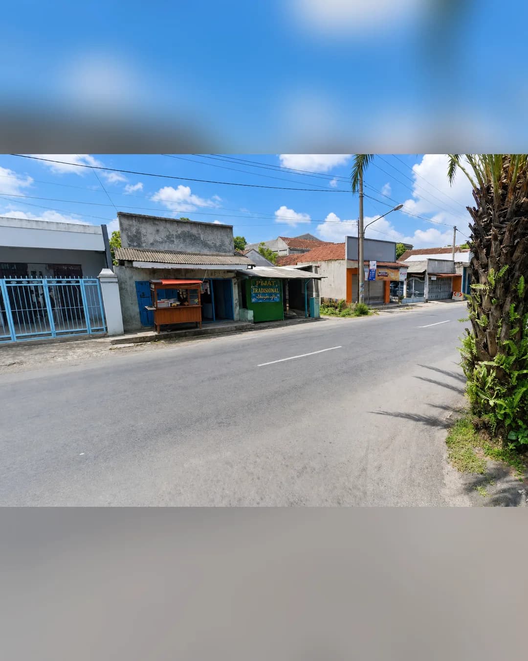 Foto utama Tanah + Rumah Dijual Dekat Simpang Lima Gumul (SLG), Gurah, Kediri di Gurah