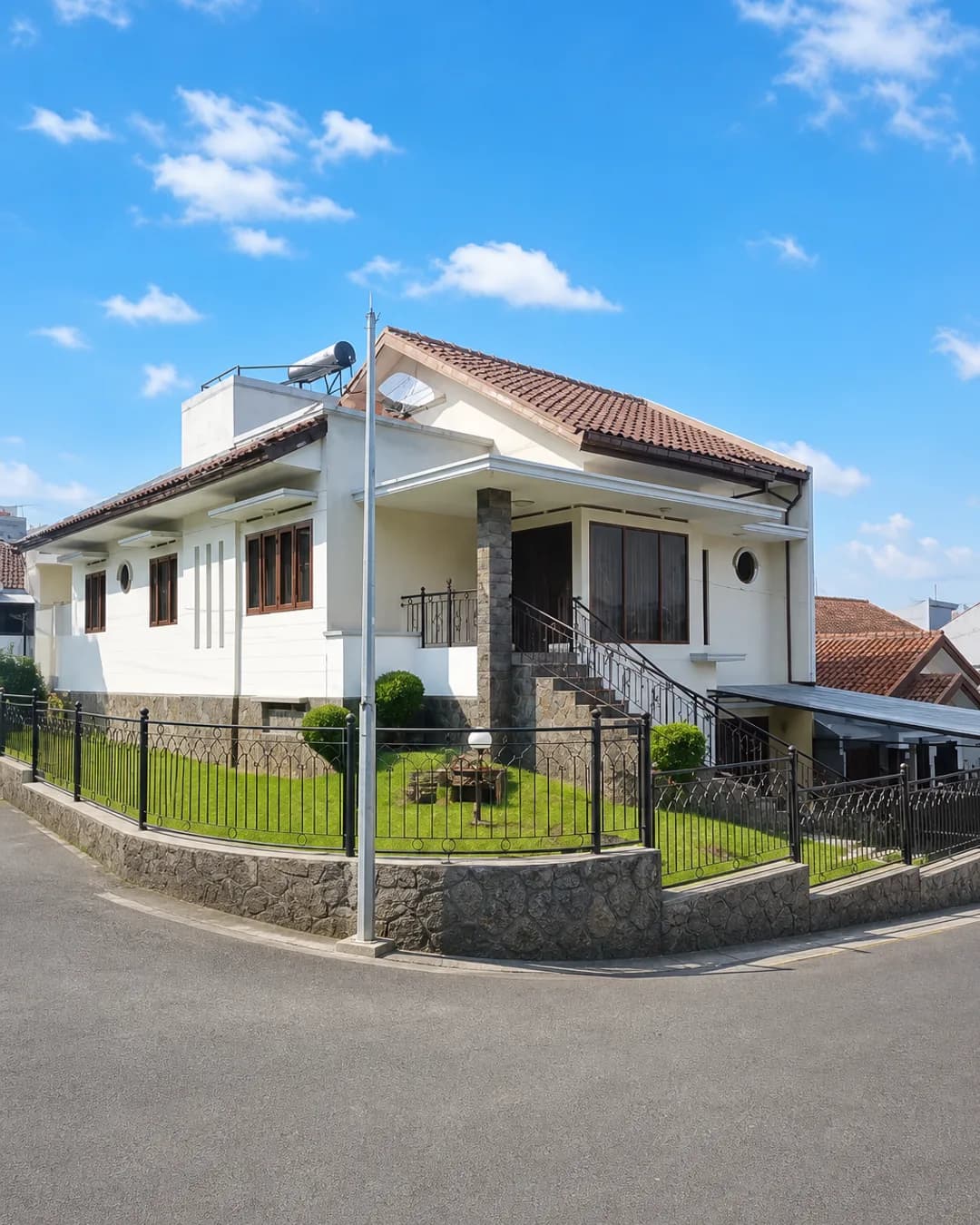 Foto utama Rumah Dijual di Sukajadi di Sukajadi