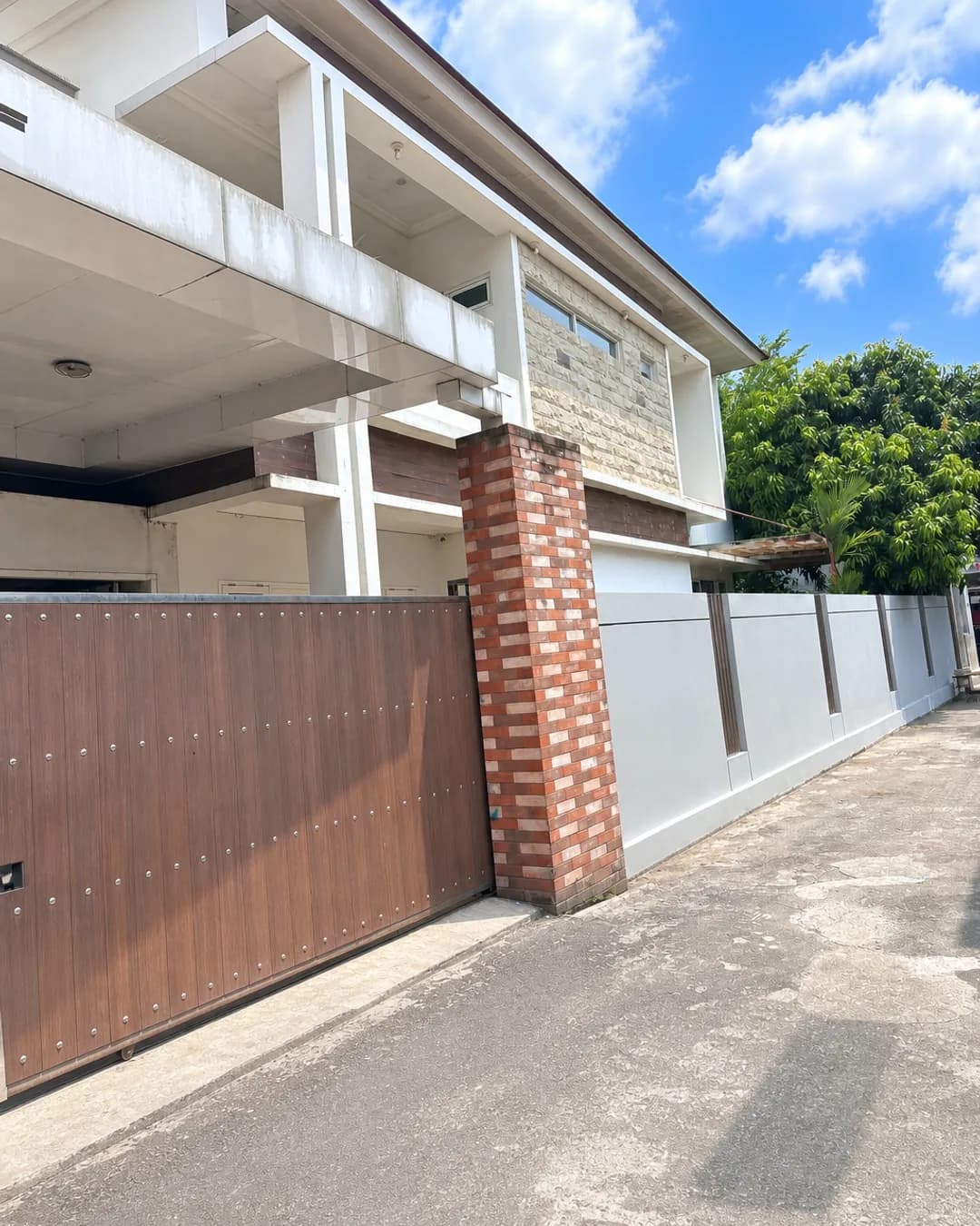 Foto 5 Rumah Dijual di Jatisampurna